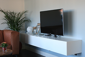 TV steun voor inbouw dressoir.